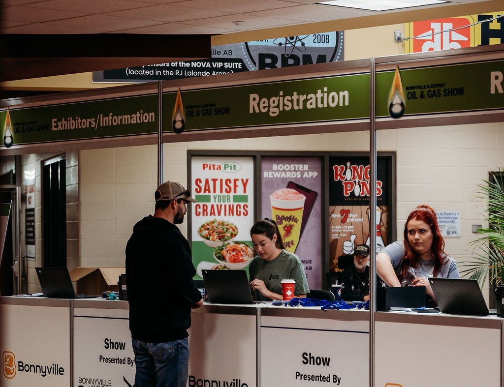 Branded registration and signage at the BOAGS show floor